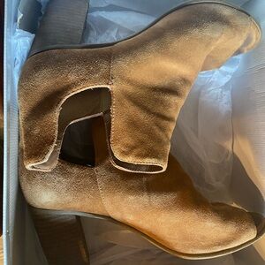 Steve Madden suede heels